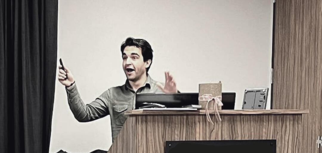 photo of David Rashty facilitating